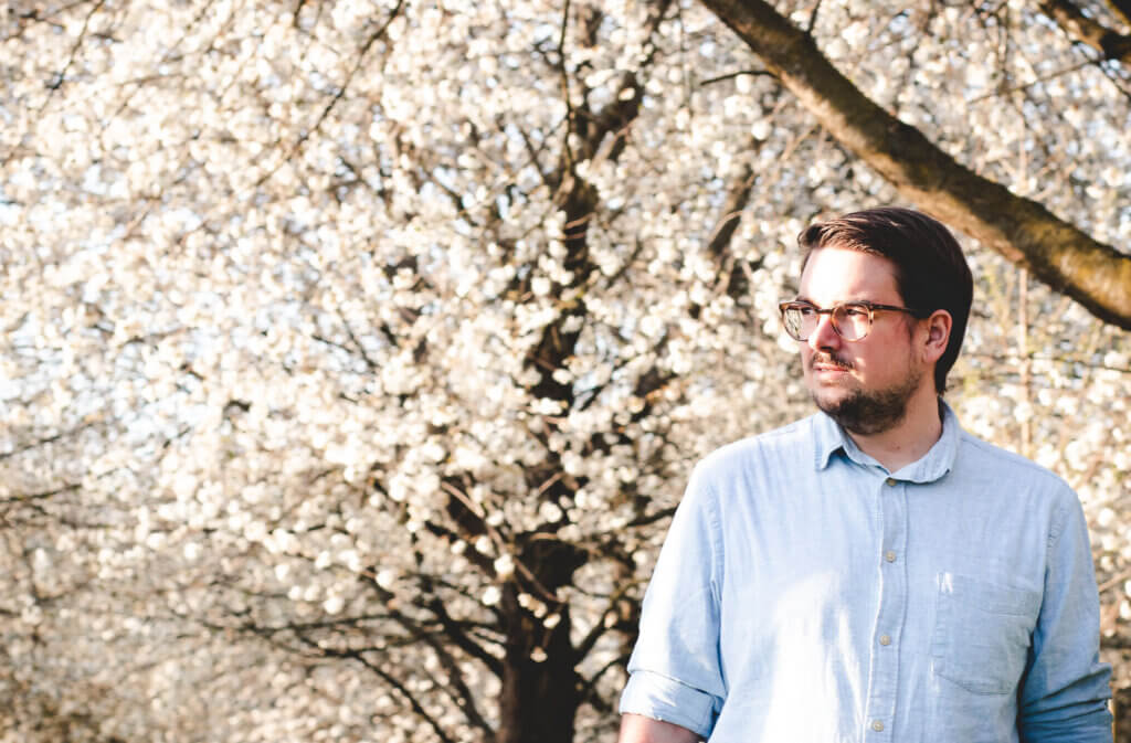 Frühlingshaftes Portrait mit Kirschblüten in Hannover | Portrait Fotograf Hannover Stefffa Fotografie