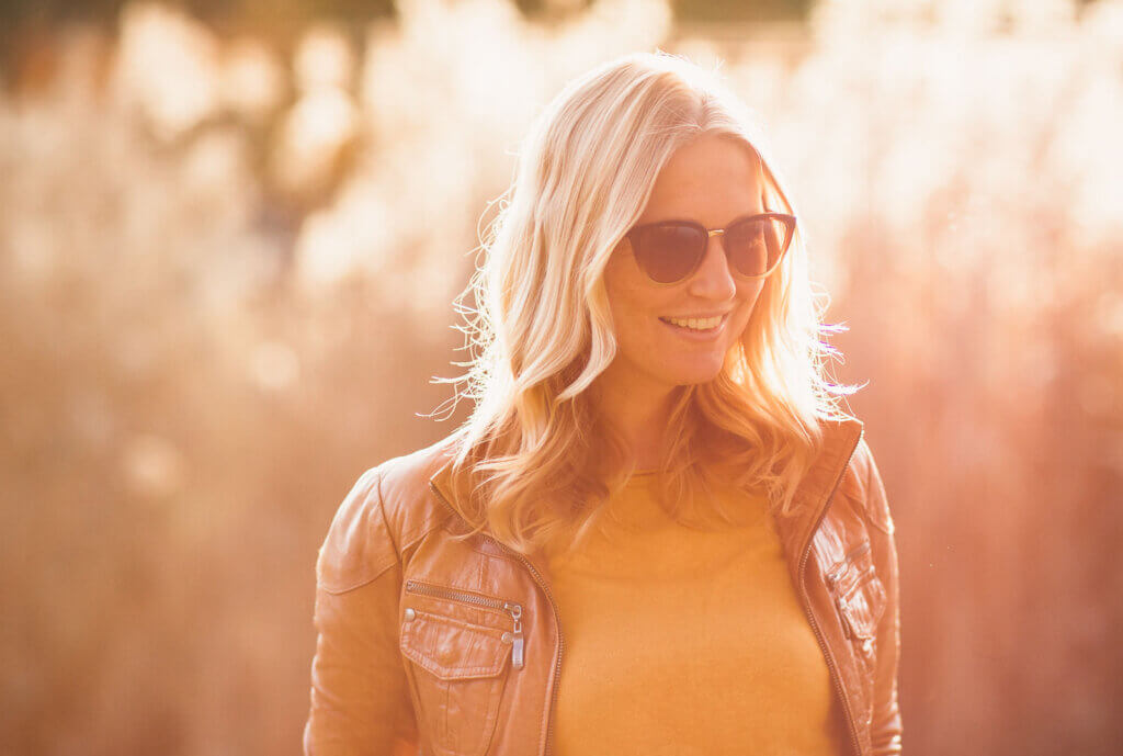 portraitfotoshooting in hannover im herbst mit sonnenbrille | Portrait Fotograf Stefffa Fotografie