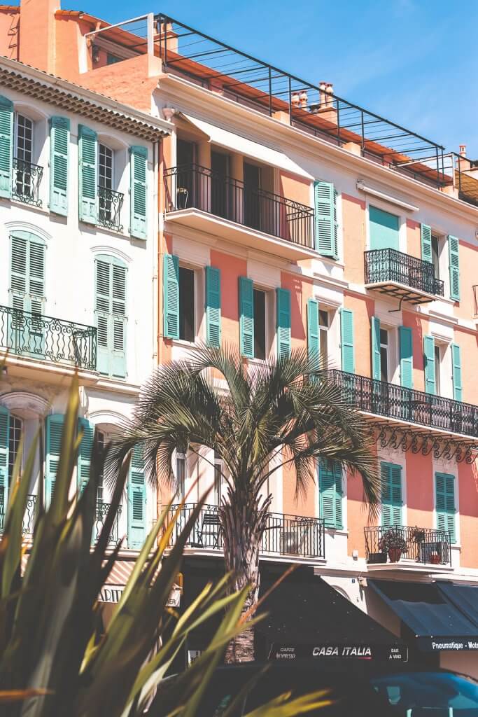 Mediterrane Hausfassade in Cannes