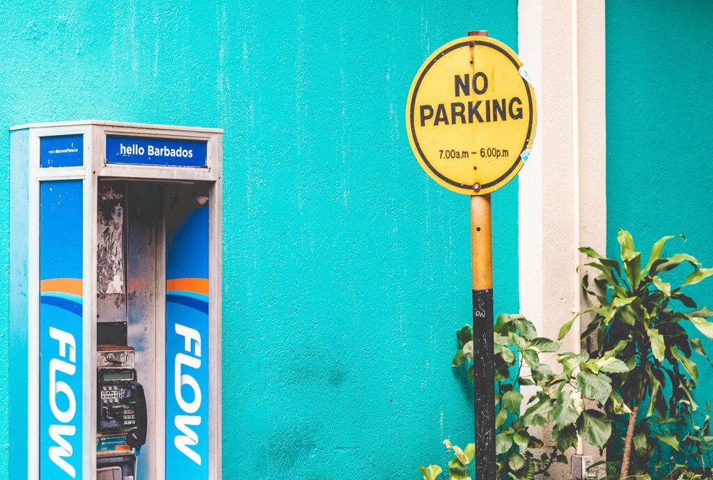 Telefonzelle auf Barbados in der Karibik