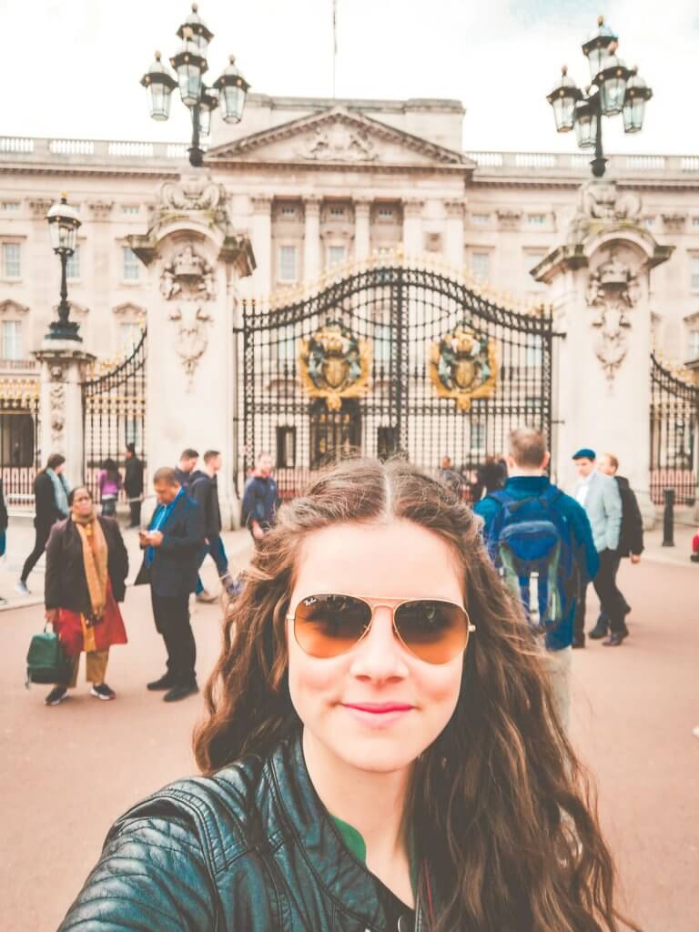 Stefffa vor dem Buckingham Palace in London