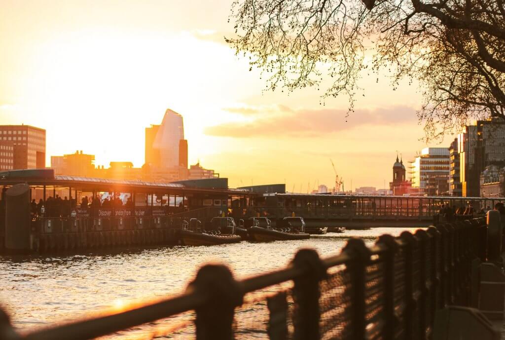 Sonnenuntergang an der Themse in London
